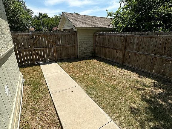 3rd image of 1602 NW 16th St