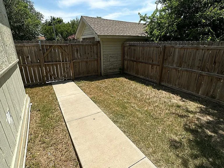 1602 NW 16th St — Photo 9