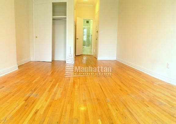 3rd image of 210 E 83rd St APT 4C