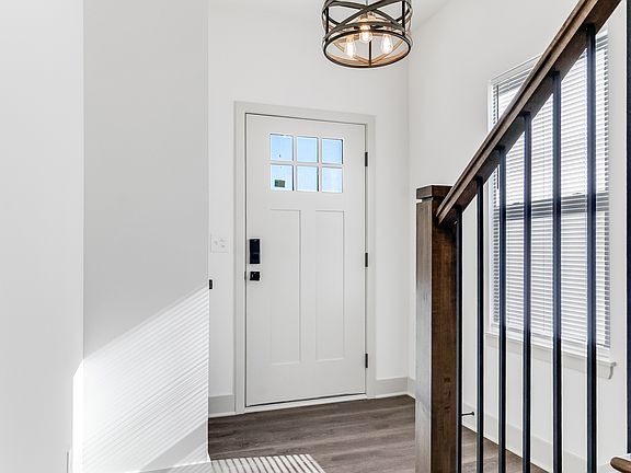 5th image of 8532 Hammond St Unit 3C
