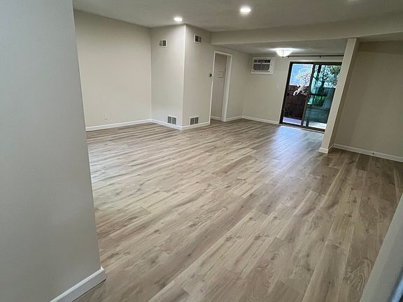 3rd image of 1740 Huntington Dr APT A