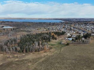 4410 60th St, Sylvan Lake, AB T4S 0P9