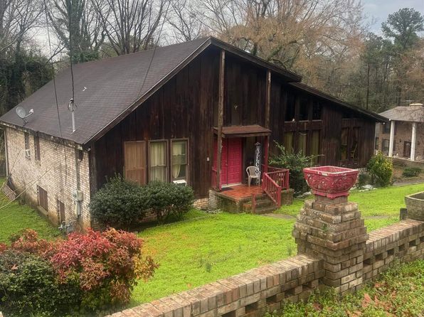 1025 Gloria Dr, Bessemer, AL 35022