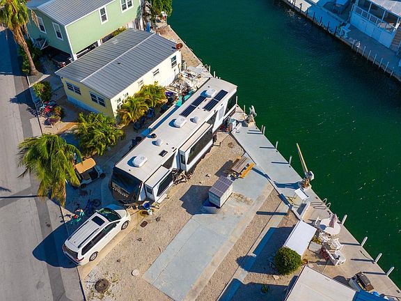 4th image of 701 Spanish Main Dr #426