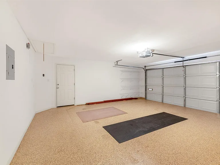 1621 Maggie Mayes St — Photo 37