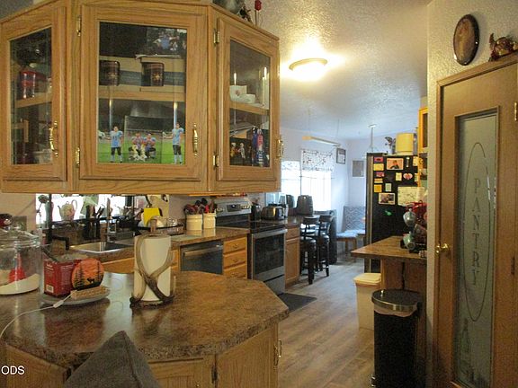 5th image of 216 N Lalakes Ave