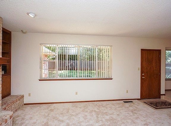 Living Room leads to Backyard