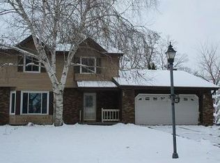 532 Sweetbriar Ln, Watertown, WI 53098