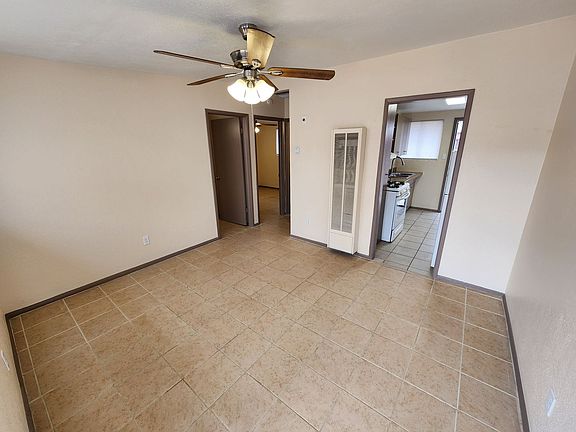 4th image of 1401-1407 Aspen Dr #10
