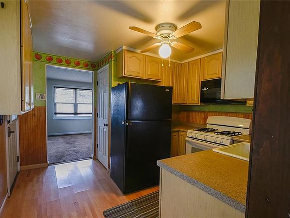 4th image of 158 Norman Ave