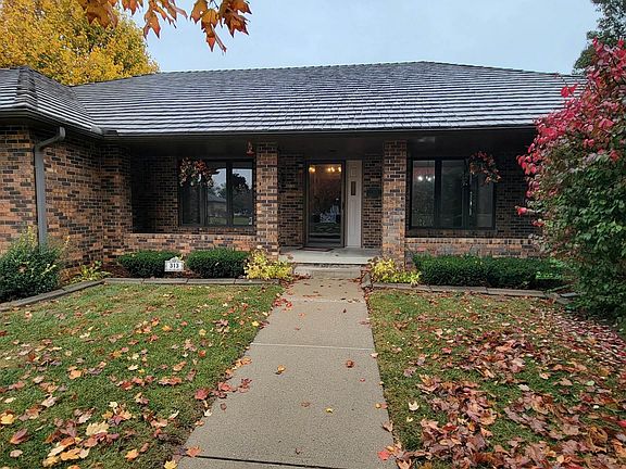 3rd image of 313 Regency Ct