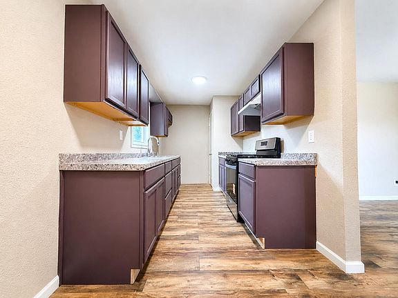 3rd image of 607 Zenith Ave