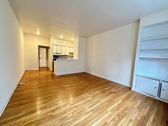 3rd image of 146 E 35th St #4T