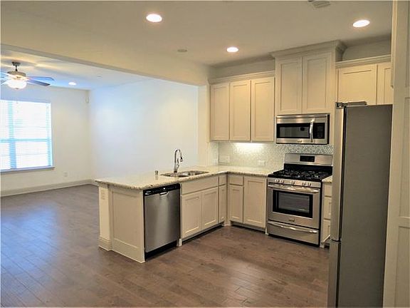 4th image of 2317 Jameson Ln