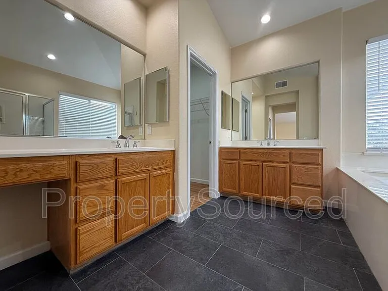 1830 Persimmon Way — Photo 24