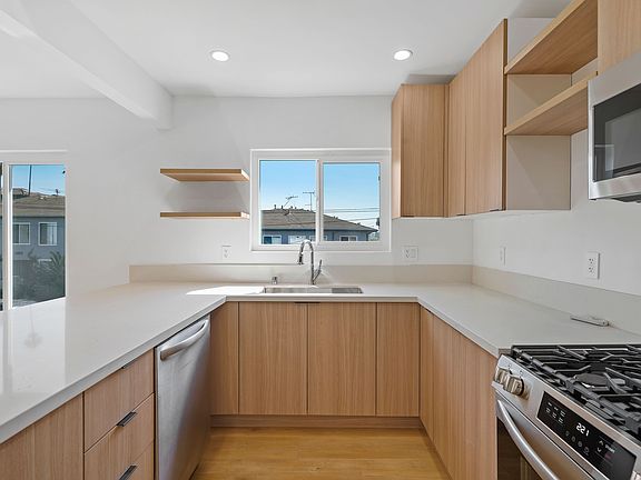2nd image of 451 Normandie Pl APT 4