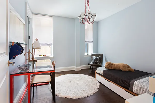 Sold by Douglas Elliman | media 21