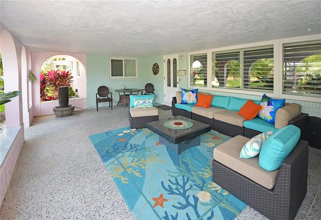 3 bed, 4.0 bath, 2324 sqft, $4,500 — Photo 4