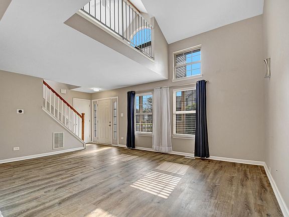 3rd image of 3715 Glen Dr #702