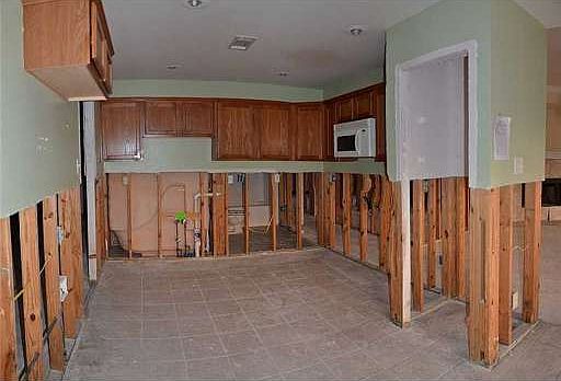 5th image of 720 Gardenia St