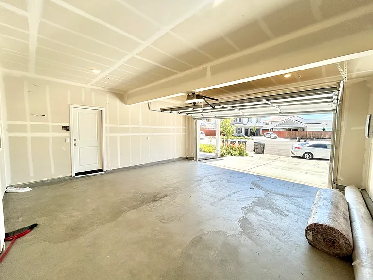 15581 Kellogg Creek Ct — Photo 26