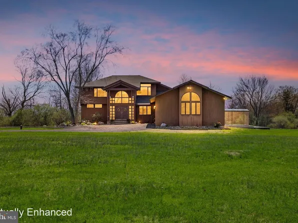 84 Stony Brook Rd, Hopewell, NJ 08525