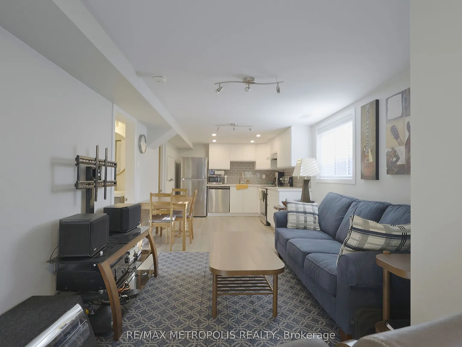 2 bed, $2,000 — Photo 3