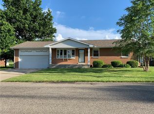 116 Beverly Dr, Paris, IL 61944