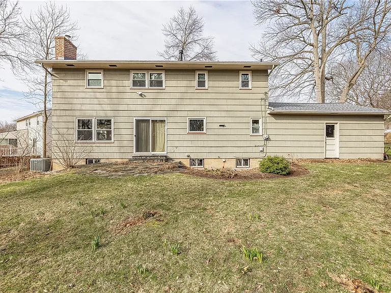 95 Parkwood Ave — Photo 44