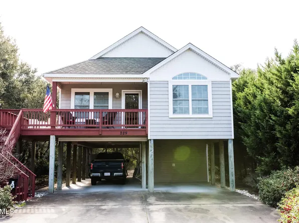 229 W Palmetto Street, Kill Devil Hills, NC 27948