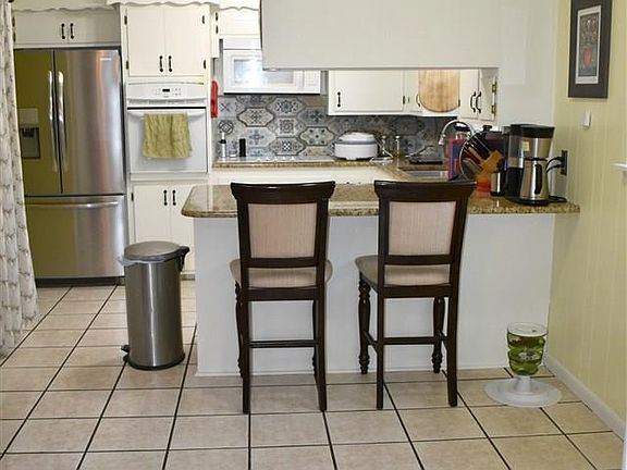 3rd image of 625 Sunland Dr