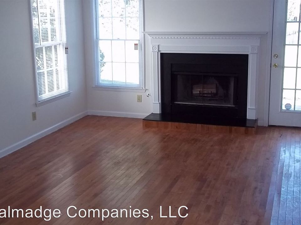 2nd image of 880 Wheatfields Ct