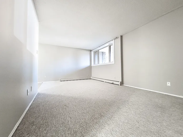 4234 Degeer St — Photo 3