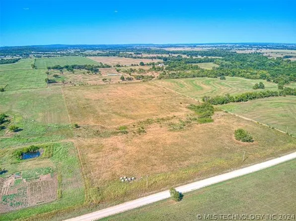 Happy Camp Rd, Beggs, OK 74421