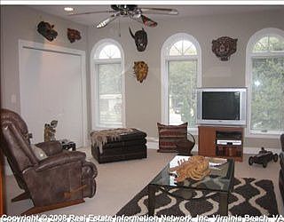3rd image of 4922 Lauderdale Ave #B