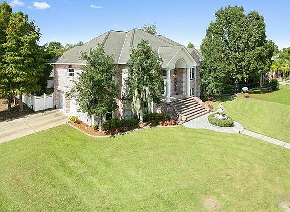 2nd image of 21 Bocage Dr