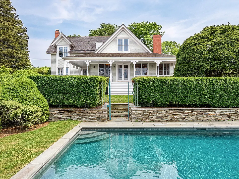 32 Oakland Ave