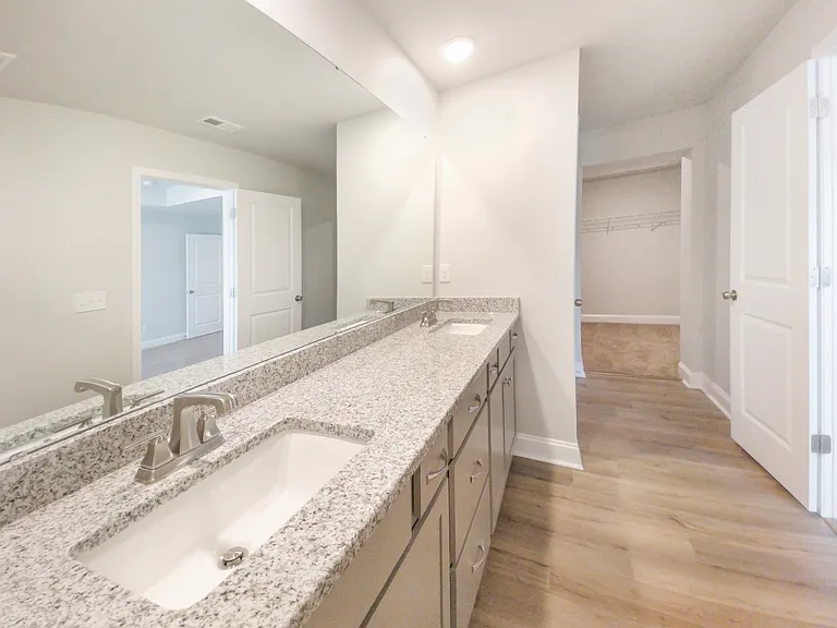 1839 Catawba Ave — Photo 3