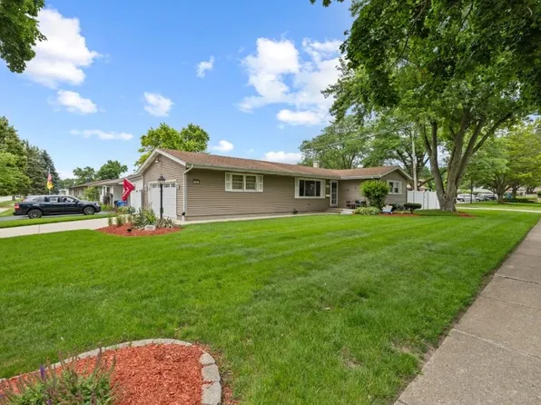 701 W Kane St, South Elgin, IL 60177