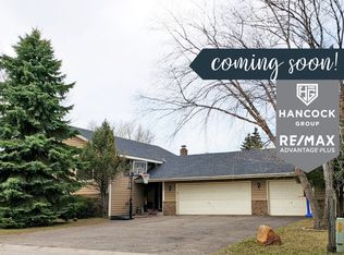585 Westwood Ln, Chaska, MN 55318