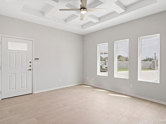 4th image of 2901 W Driftwood St #1
