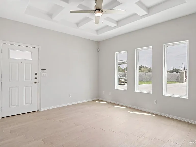 2901 W Driftwood St #1 — Photo 4