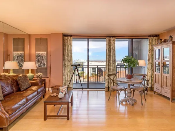 330 Concord St APT 8E, Charleston, SC 29401