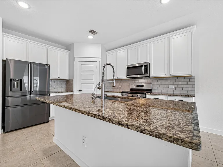 16307 Rockdale Landing Dr — Photo 6