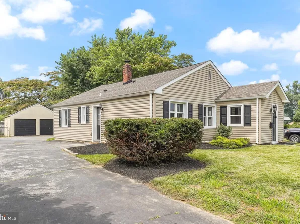 6 Pancoast Ave, Aston, PA 19014