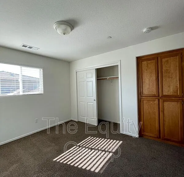 2218 W Lark Ave — Photo 13