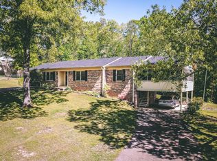 255 Hillhurst Dr, Selmer, TN 38375