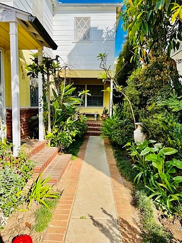 pathway entry to unit entrance