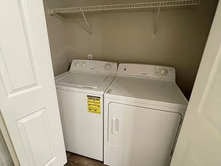 Signature Apartments — Photo 25