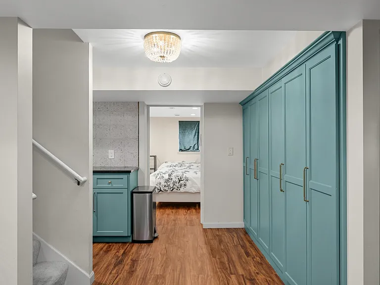 2837 Glenhurst Ave — Photo 6
